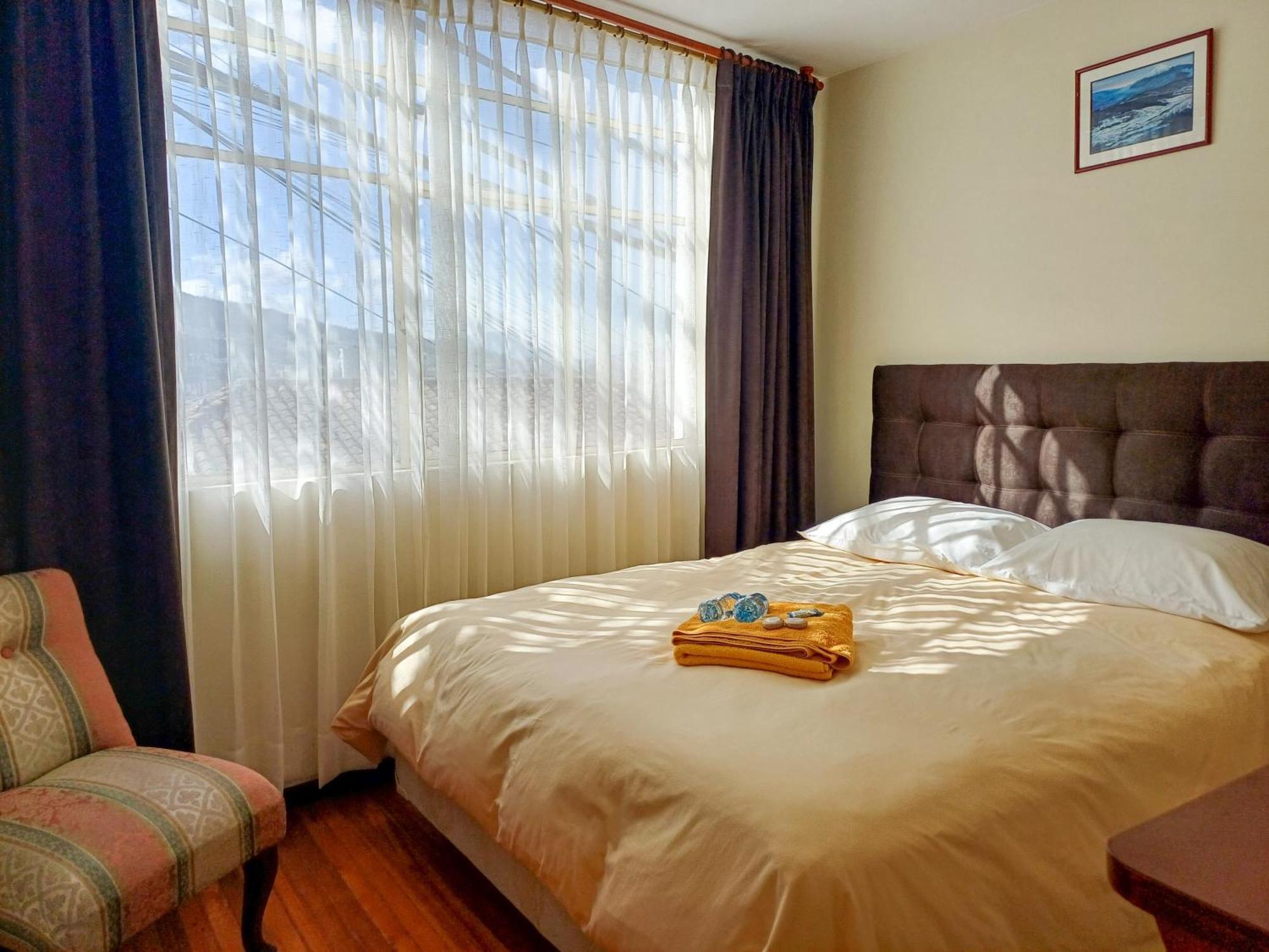 The Quito Guest House With Yellow Balconies For Travellers Dış mekan fotoğraf