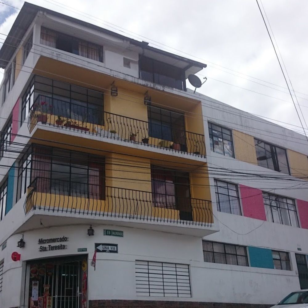 The Quito Guest House With Yellow Balconies For Travellers Dış mekan fotoğraf